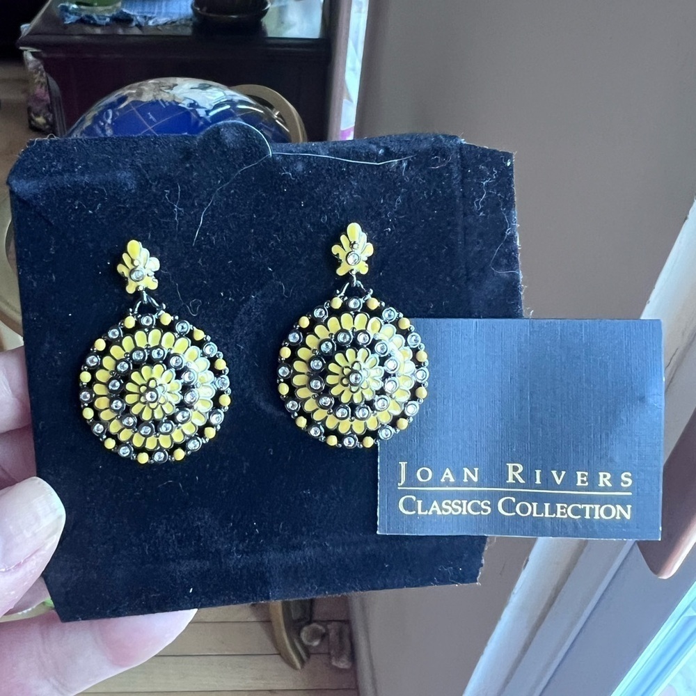 Joan Rivers Yellow enamel flower Earrings